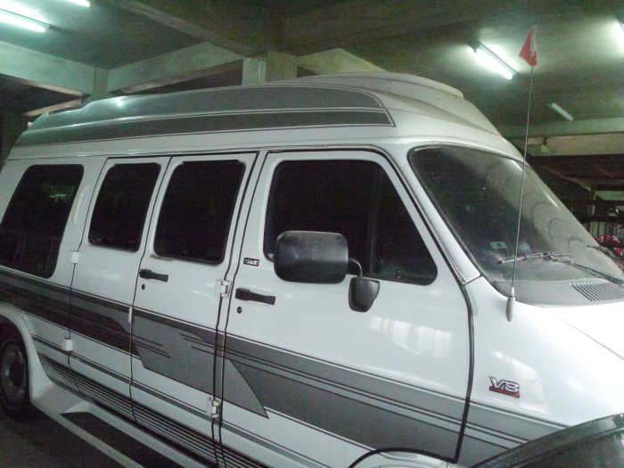 道奇 大公羊 保姆車 露營車 接駁車 休旅車 外匯車 超跑