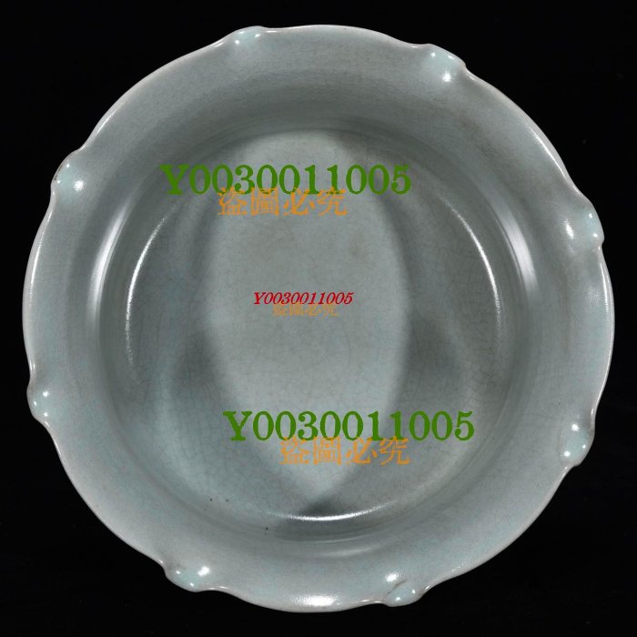 宋汝窯銘文獸頭花口三足爐，高10厘米.直徑19厘米，2001523 瓷器汝窯官