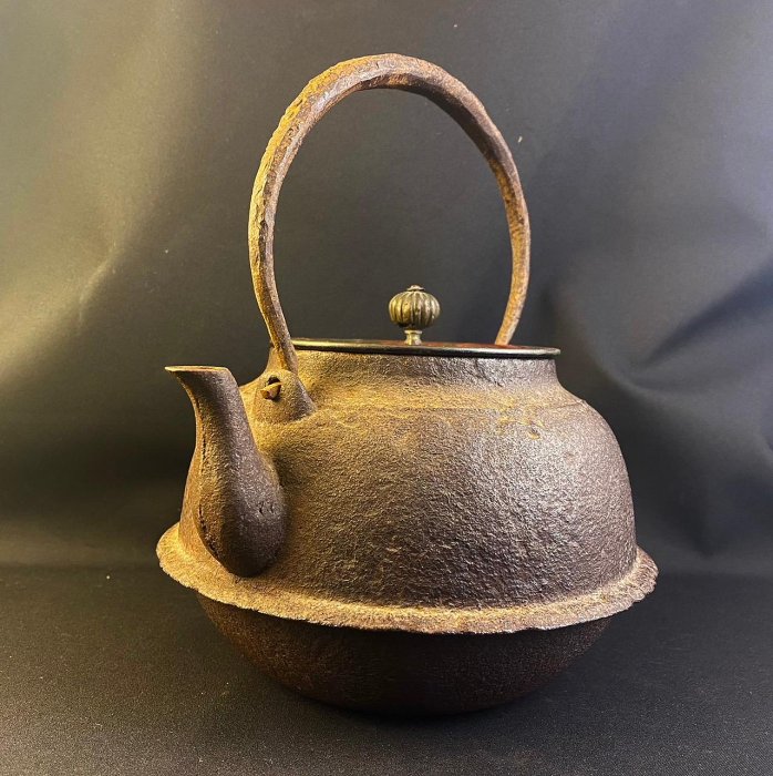 低価，大人気 時代鉄瓶 斑唐銅蓋 全高約21cm 時代物 紫斑銅蓋