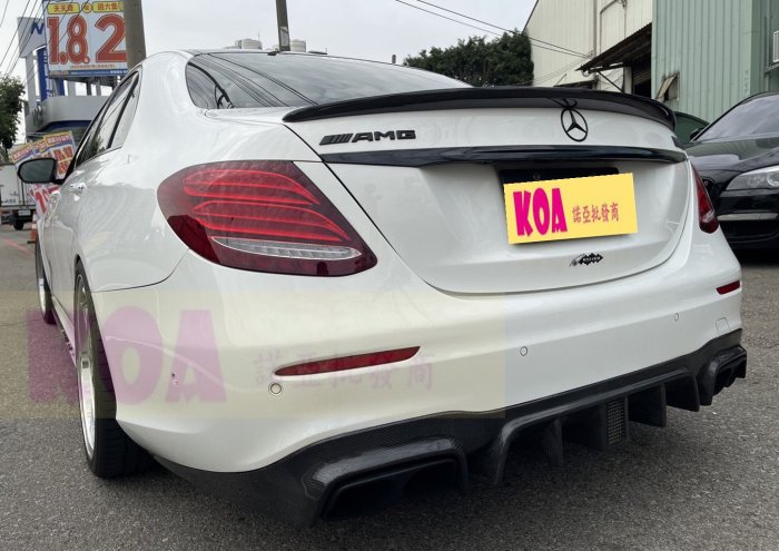 賓士 W213 AMG 專用 改裝 BRABUS 樣式 巴博斯 樣式 卡夢 碳纖維 後下巴 空力套件