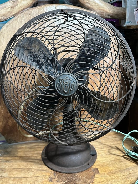 【黑狗兄】日本百年古董芝浦電氣扇 (東芝前身）7.5kg 蓮花框～老電扇 古董電扇～Q09