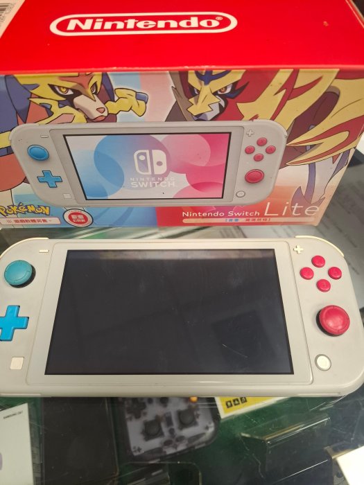 (程泓電玩x通訊鳳山店)二手自取2999元 Switch Lite 寶可夢劍盾版 主機 請先來電確認預留現貨