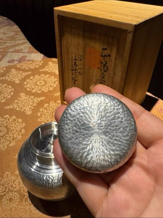 日本京都平安清課堂錫罐茶具錘紋工藝8cm高302g舊藏品相極佳錫罐中古品