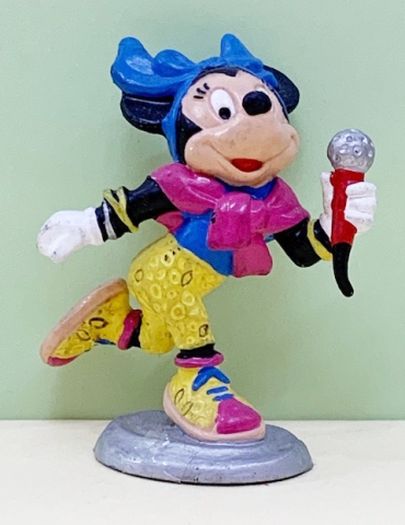 【震撼精品百貨】Micky Mouse 米奇/米妮 ~公仔擺飾~米妮溜冰#65411
