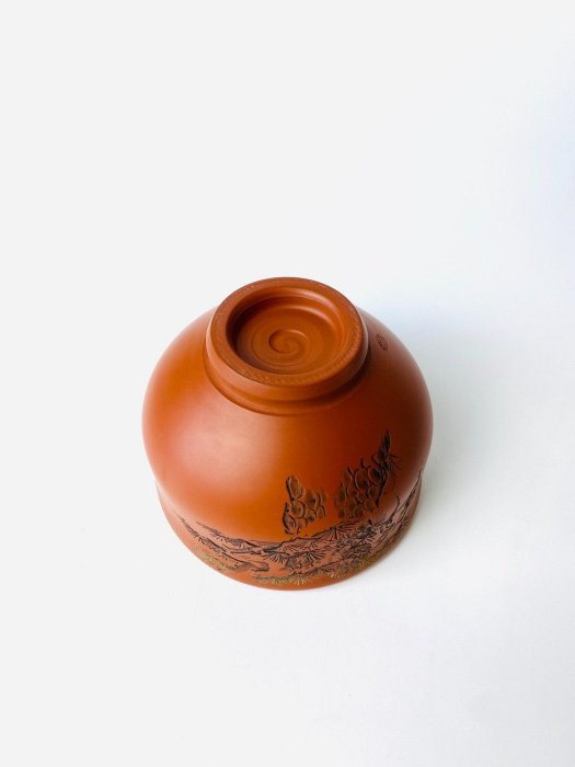日本帶回常滑燒朱泥柴山正彌抹茶碗手刻千年不老松全新全品，直徑11.6cm