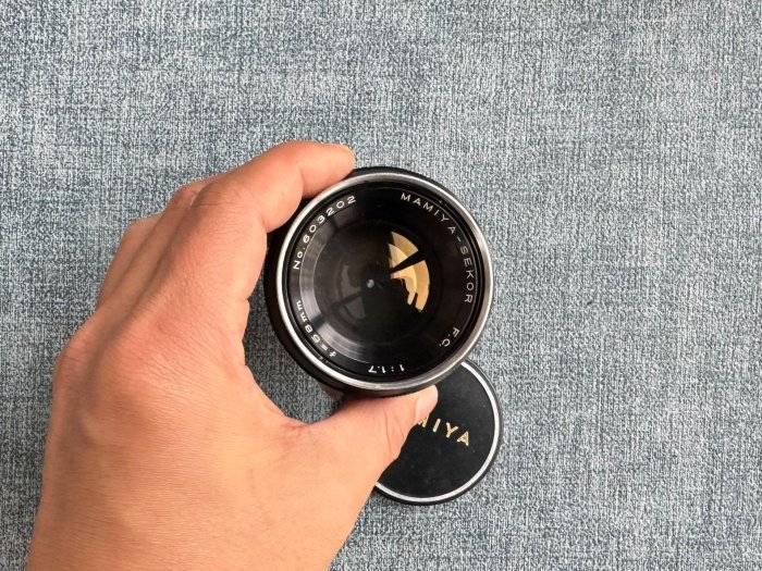 MAMIYA SEKOR F.C 58mm f1.7，成色以圖為準，有正常使用痕跡，鏡片幹凈