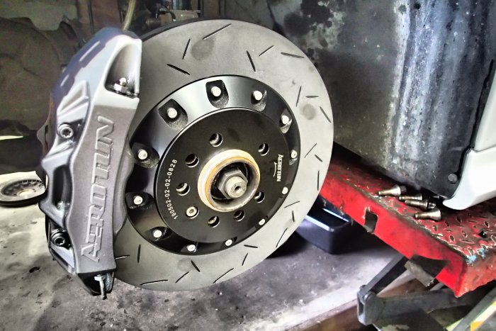 DJD20091922 SAAB Nashin  N3 卡鉗套件 依現場報價為準