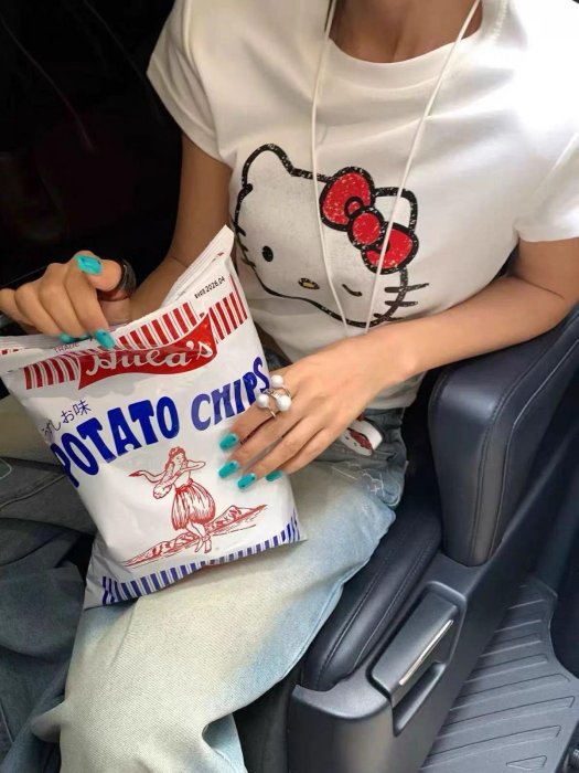 𝗵𝗲𝗹𝗹𝗼 𝗞𝗶𝘁𝘁𝘆卡通噴繪印花短袖T恤