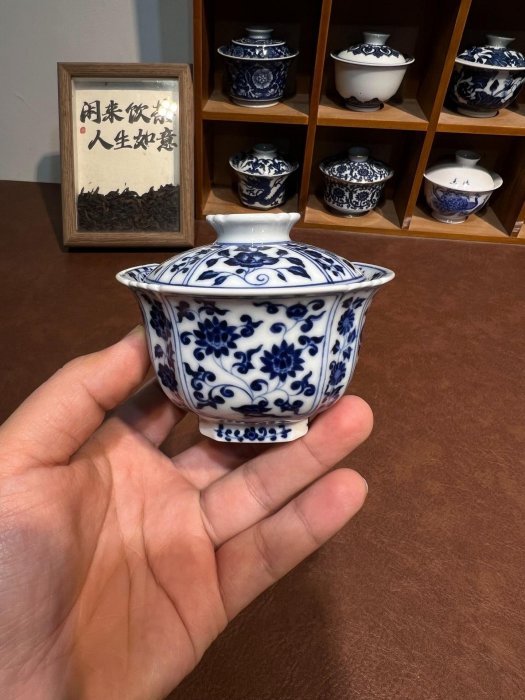 景德鎮仿明代開窗花卉纏枝蓮異型蓋碗，手工絵圖，器形端正，工藝精緻