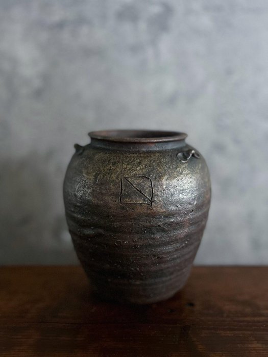 嚴選日本室町時代古備前種壺，三耳水差完美珍藏，高達24.5釐米古備前種