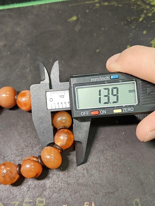 清代百年老瑪瑙手串珠子外徑17~14mm 紅瑪瑙色玉質瑩潤包漂老道發黑裂紋