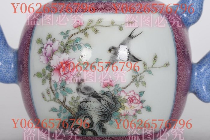 清乾隆，琺瑯彩胭脂紅開窗花鳥壺，高14公分，口徑5.5公分，肚徑20.8公