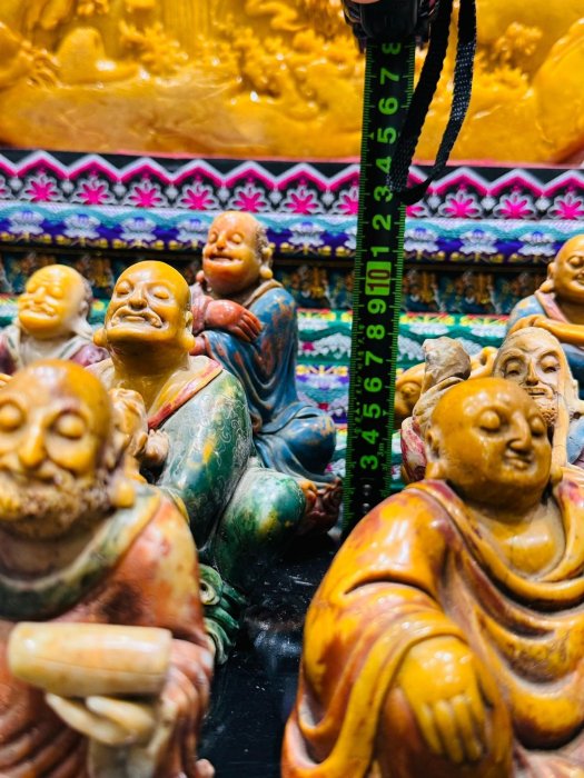 田黃十八羅漢擺件，壽山石雕刻，色彩鮮艷，細節豐富每尊羅漢姿態各異