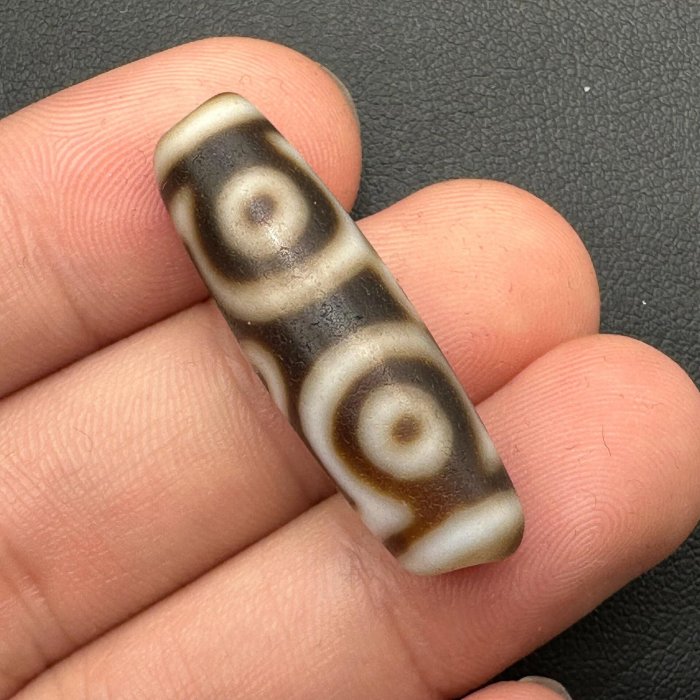 嚴選行運藏傳古法老料十字六眼天珠，尺寸：5mm 六眼天珠藏傳天珠古法