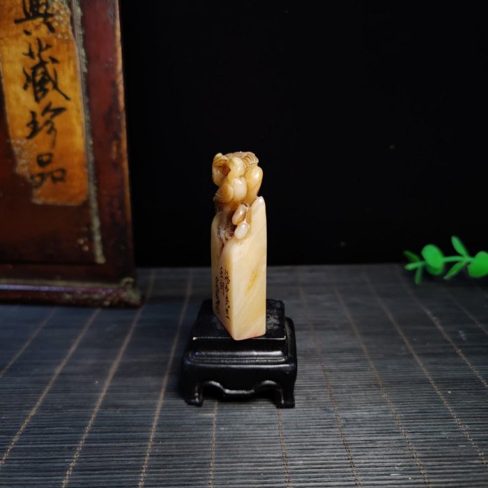 壽山石極品荔枝凍印章大清著名雕刻家【福廣】之藏品取材上乘荔枝凍色澤