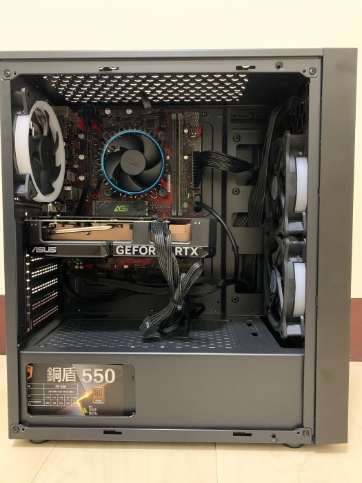 二手ASUS華碩電競桌機(i5-13400F/B760/RTX4060 8G /16G DDR4/1TB SSD)