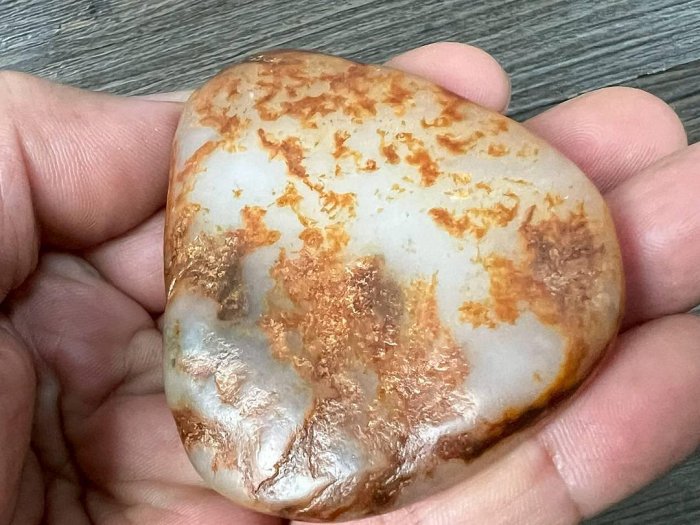 新疆 和田玉 原石 沁色自然