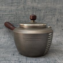 日本金工藝品茶道具~精美日本側把錫茶壺，日本大阪煙波浪華傳統手作錫