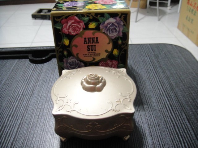 anna sui 蜜粉盒