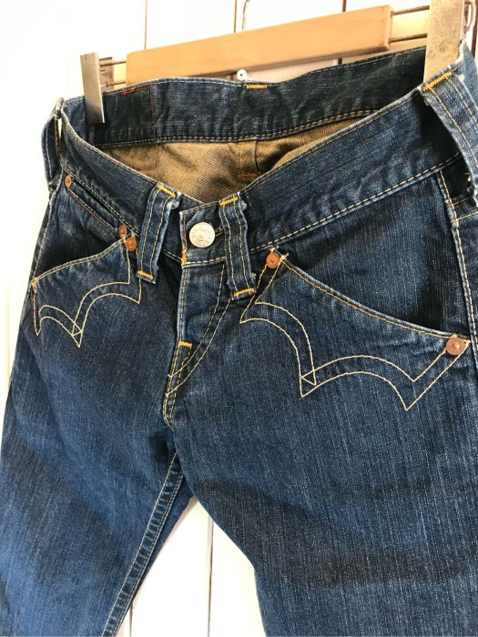 Levi’s Red 牛仔褲 稀有前後雙鷹線