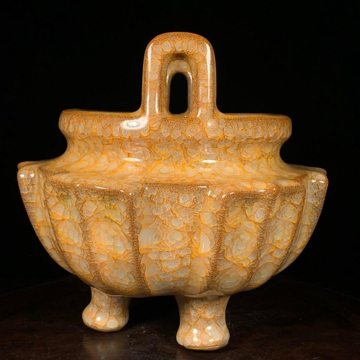宋官窯冰裂紋雙耳三足爐，高19直徑19.5cm，6001466 瓷器官窯汝窯【古雲
