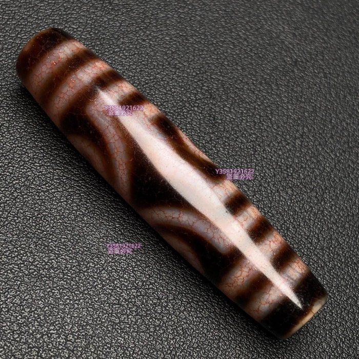 188300藏区回流老料龙鳞凤血【三眼天珠】尺寸57*13毫米重量16.5克三眼