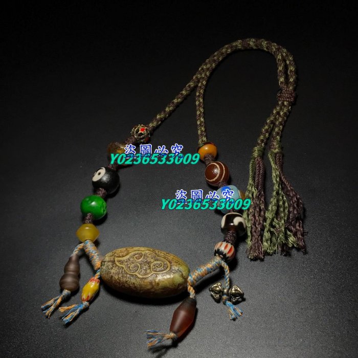 イチゴchan瑪瑙　如意天珠　2-119 青稞供老瑪瑙如意天珠項鏈手持油潤老氣滿風化尺寸:15*20*38mm如意天珠