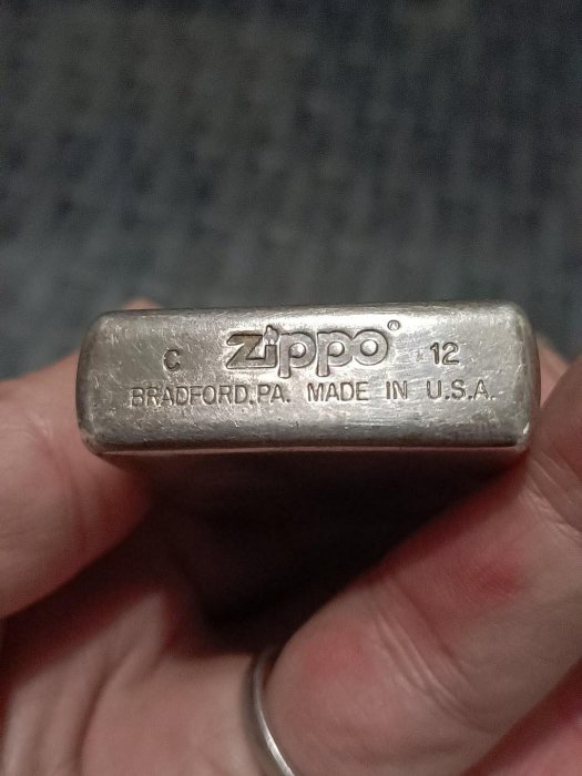 zippo 2個　中古品　完動品 zippo打火機中古品，美國制二手收藏品，銀或鍍銀材質，日本