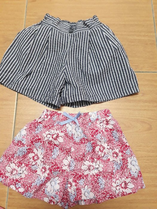 9成新~UNIQLO優衣庫碎花+GU條紋女童輕便短褲/休閒褲/海灘褲~110-120cm~2件一起賣