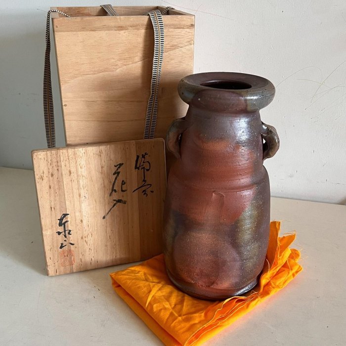 嚴選日本泰山窯2019年鶴首花瓶，裸燒松木油脂落灰釉，天然軟化水質