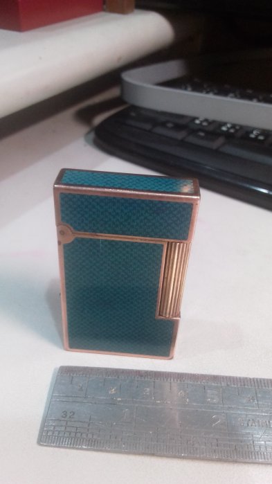 二手保真MADE IN FRANCE都彭打火機.上面有一個凹陷瑕疵超商免運費