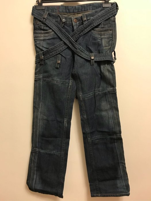 LEVIS RED系列 絕版品 膠面 龐克風格 牛仔褲 27腰 歐洲版 9.7成新收藏品