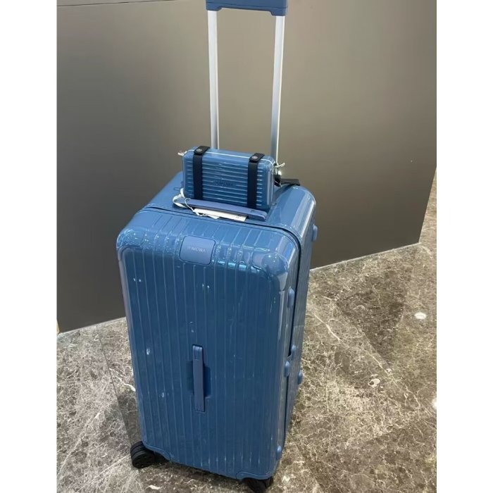 さ*る様 【1回使用美品】Rimowa　Essencial trunkplus Amazon | [リモワ] スーツケース Essential 101L 1週間-Saffron