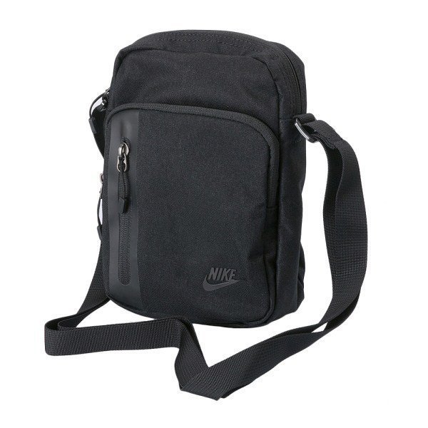 nike core small items 3.0 bag black