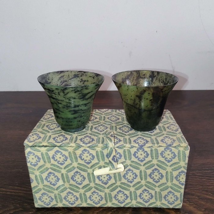 日本中古回流碧玉杯墨綠玉杯夜光杯酒杯茶杯碧玉墨玉杯夜光杯，超薄晶瑩