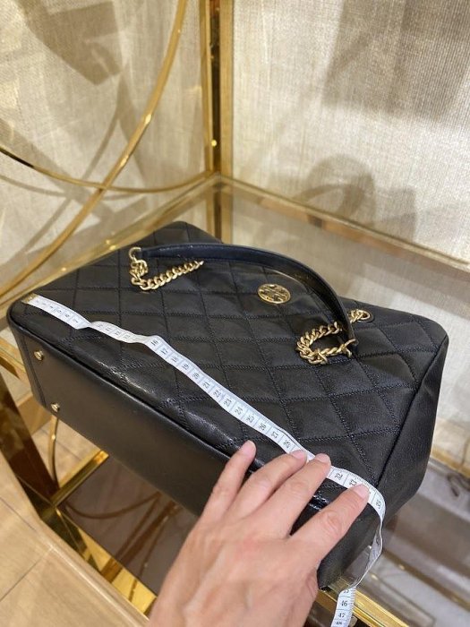 定番★Tory Burch★Willa Tote 148250 NWT Tory Burch Willa Quilted Leather Tote Bag in Black $678