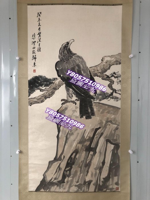 徐悲鴻「雄鷹図」三尺中堂掛軸　宣紙・手工表装　175×77cm 可議價）-徐悲鴻雄鷹圖立軸，手工裝裱，紙本手繪。畫心尺寸137*69厘米