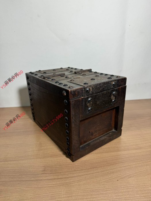 【二手】可議價 日本鐵器 明治時期 鐵打 鐵箱子 鐵包木 厚鐵 實木鉚釘 古鐵 錢箱 保險柜 鐵柜 銀元箱 古拙感十足 包漿自然 皮殼73983
