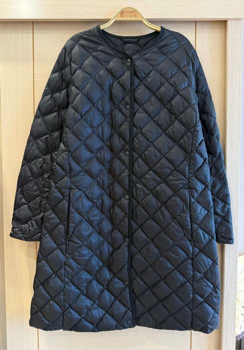 專櫃品牌 Uniqlo 優衣庫 菱格紋輕量防潑水長版羽絨大衣外套（女）L號