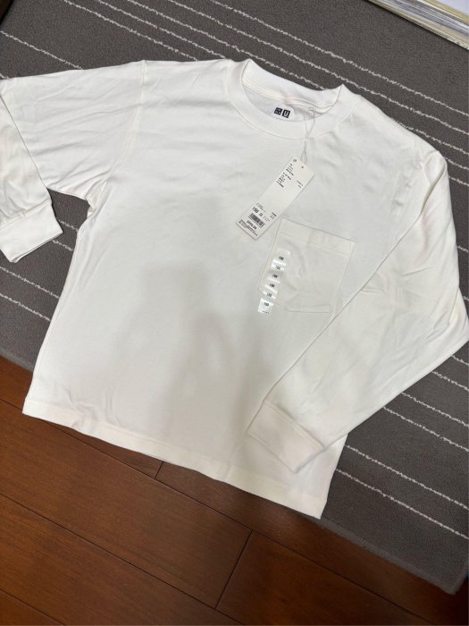 全新 UNIQLO U 大童 155-165公分 長袖 T 白色....免運費