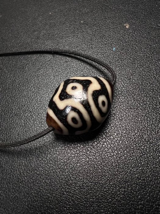嚴選老馮金剛十字九眼天珠，尺寸精確一物一圖，所見即所得。喜愛請收藏
