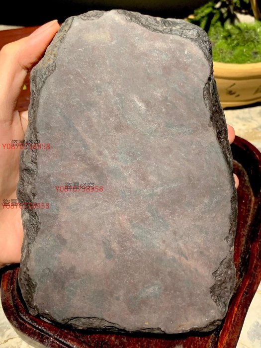 七八十年代，端溪名硯，老宋坑紫端，手工雕刻，龍紋，原裝木盒，木蓋邊