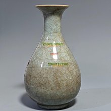 收藏品！宋官窯汝瓷冰裂紋冰花刻字描金賞瓶擺件：該器型規整、皮殼老辣