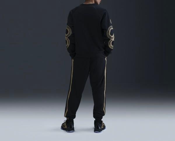 Nike Kobe Year of Mamba Apparel Collection 蛇年限定系列大學T 棉長