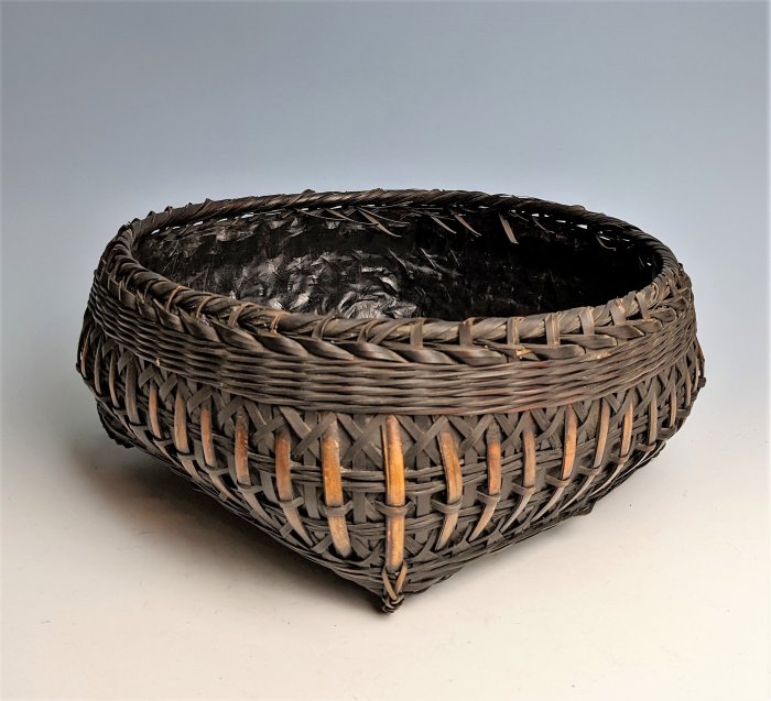 日本古民具/明治時代煤竹細工老炭籠/炭斗/碳籠/碳斗/茶道具≡≡ 溯源古