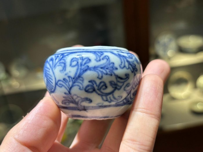 清代中期青花纏枝蓮紋水盂口徑3.75cm 高3.89cm 山東製泥料乾碩