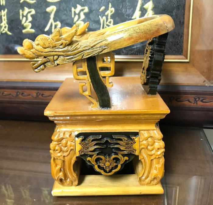 龍の木彫り彫刻 椅子 龍の木彫り彫刻 椅子 龍の木彫り彫刻 椅子 龍の木彫り彫刻 椅子 龍