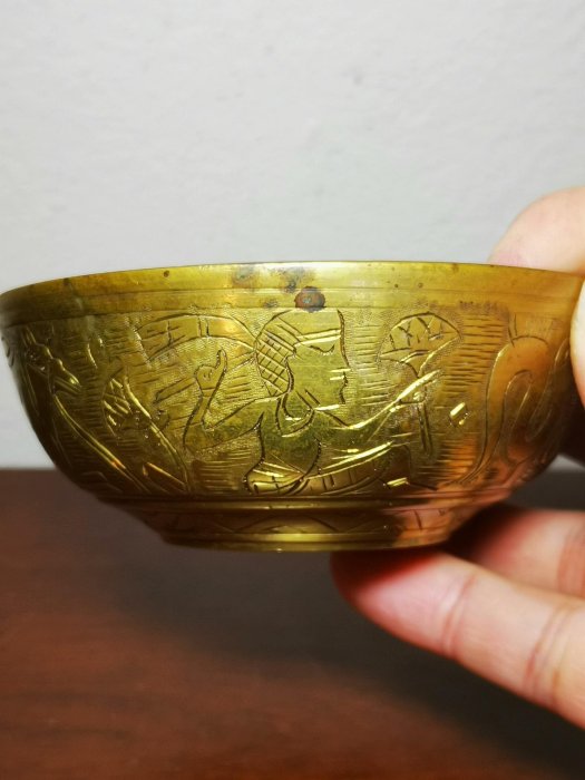 埃及風格手工鏨刻黃銅碗這款黃銅碗源自埃及開羅老城手作工坊出自當地