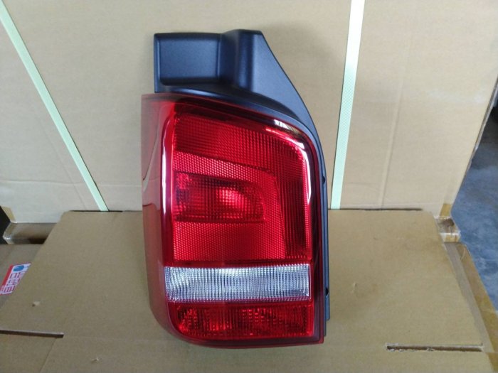 WR汽車零件~福斯 T5 10-14  後蓋上掀 尾燈 後燈