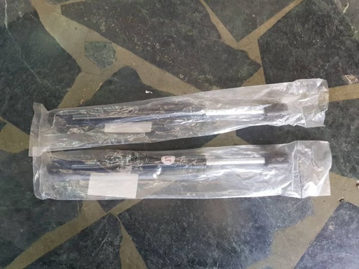 BMW F20 F22 F30 引擎蓋頂桿(一組兩支裝).引擎蓋撐桿 台製全新品